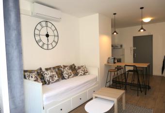 *Marquer* Joli appartement central has Balcony rooms