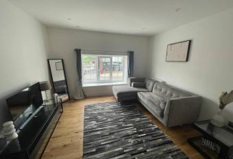 Luxury 1 Bed Apartment In The Heart Of Rochester allows 18 year olds to book a room