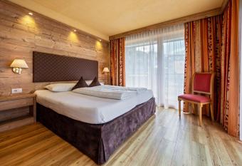 Zimmerhofer B3 Kristall has Balcony rooms