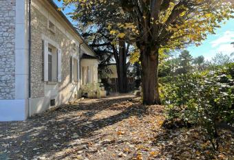 La Chambre  allows 18 year olds to book a room