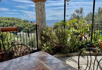 Le Chiazze has Balcony rooms