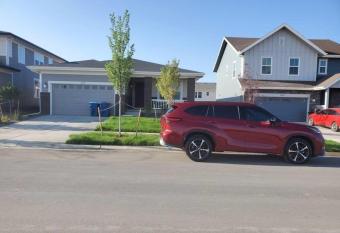 Large - Ranch Home Bedroom 2 allows 18 year olds to book a room