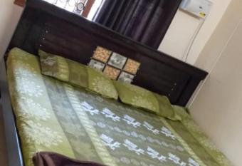 Srinivas Nilayam has Balcony rooms