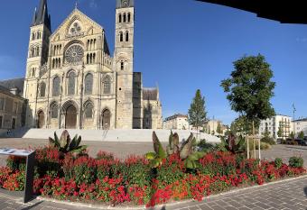 Appartement le Saint Remi, Reims centre ville has Balcony rooms