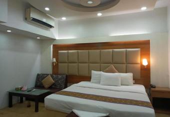 Grand Plaza has Balcony rooms