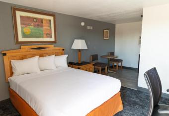 Econo Inn allows 18 year olds to book a room