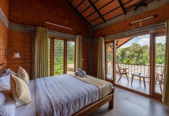 Dahlia, 1 BR Cottage with Pool by Roamhome has Balcony rooms