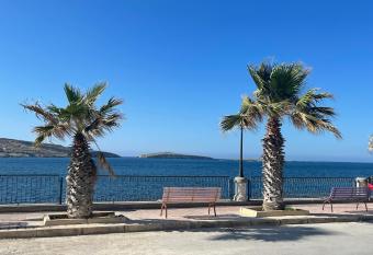 New & Comfortable 7SUN Apartments near sandy beach allows 18 year olds to book a room