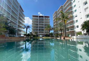 8011 Habitacion hotelera en la marina allows 18 year olds to book a room