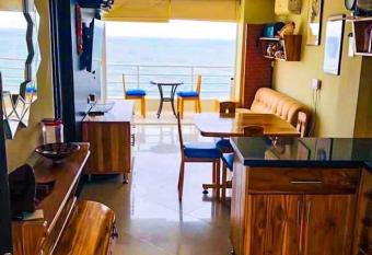 Suite Frente al Mar has rooms with a private hot tub