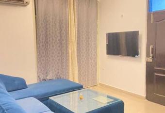 Lovely 2 Bedroom Condo With Pool & Gym has Balcony rooms