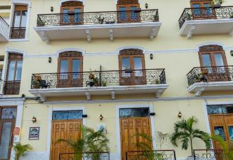 Oasis Hotel has Balcony rooms