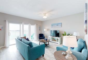 South Harbour 06E has Balcony rooms