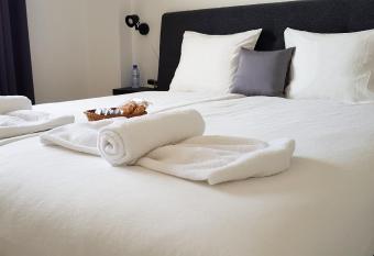 Modern Apartment - Comfortable Beds - Wellnes Shower has Balcony rooms