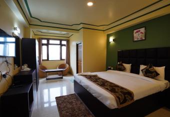 Hotel White Lotus Gangtok has Smoking rooms
