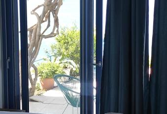 Sifis place has Balcony rooms