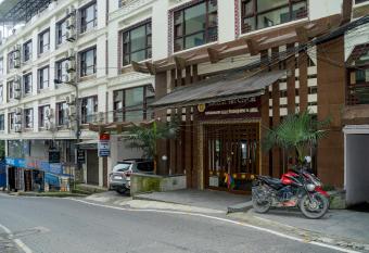 Sharolyn Tara Palace has Balcony rooms