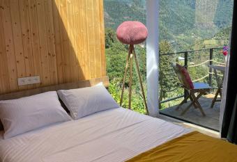 House in mountains, near Batumi- Lemanor Lodge has Balcony rooms
