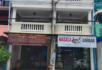 HIGHWOOD MANSION allows 18 year olds to book a room