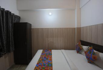 Hotel 01 BY Bookingpur has Balcony rooms
