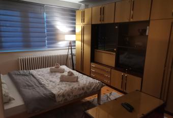 Apartman Toljaga Pale has Balcony rooms