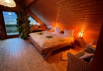 Skigebiete Stuhleck und Semmering,Wandergebiete Schneeberg und Rax has Balcony rooms