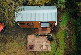 Tiny Retreat - Soulitude allows 18 year olds to book a room