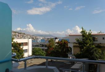 Hotel Center Saranda has Balcony rooms