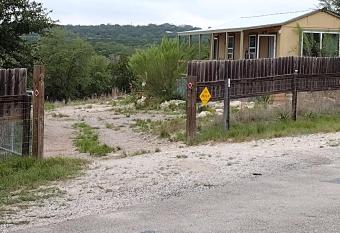 Scenic Bandera Cabin has Balcony rooms