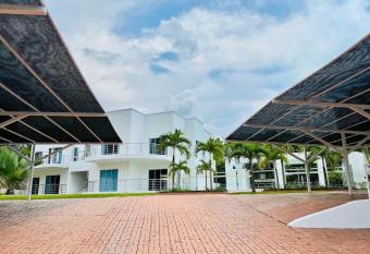 Conjunto Ibiza - Apto 103 allows 18 year olds to book a room