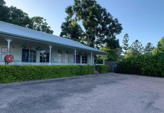 Yungaburra Park Motel allows 18 year olds to book a room