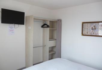 Mousse appartement    Sangatte au premier   tage    50 metres de la plage allows 18 year olds to book a room