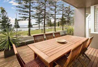 Allure on the Beach has Balcony rooms