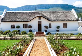Steynshoop self-catering Valley Lodge has Balcony rooms