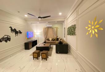 De-Meridian Luxury Apartments has Balcony rooms