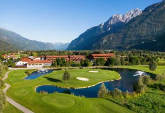 Dolomitengolf Hotel & Spa has Balcony rooms
