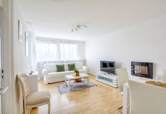 Flughafen/Free Parking- Moderne und Luxuswohnung has Balcony rooms