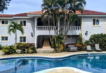 Lovely 1-Bedroom Condo with Pool, walking distance to the beach has Balcony rooms