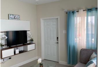 Natalia   s Sweet Oasis has Balcony rooms