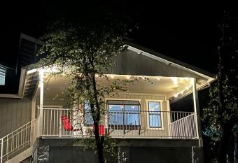 Luxurious Bungalow in Payson allows 18 year olds to book a room