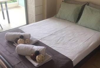 Studio by the train station 2 has Balcony rooms