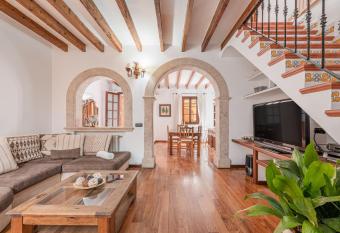 Es Convent has Balcony rooms