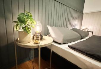 Ruhiges Office-Apartment mit K  che - BEUYS Apartments Krefeld allows 18 year olds to book a room