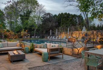 The Mainstay has Balcony rooms