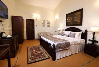 Paradise Palms has Balcony rooms