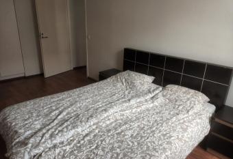 FREE Sauna+Parking+Laundry, 5min to Metro, 15min to Center has Balcony rooms
