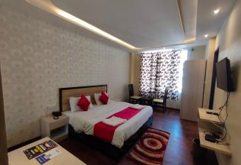 Hotel Royal Residency has Balcony rooms