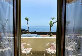 Nice Sicily Little family home has Balcony rooms