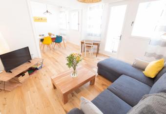 Appartement Cosy et Lumineux - Tout   quip   - Hypercentre Lorient par Groom has Balcony rooms