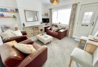 Beech Apartment allows 18 year olds to book a room